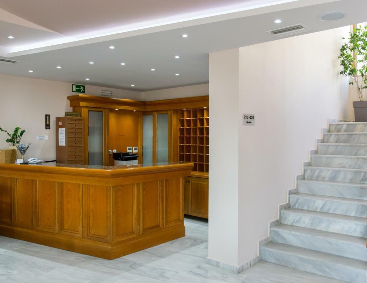 Anita Beach Hotel- Adults Only Ретимно Екстериор снимка